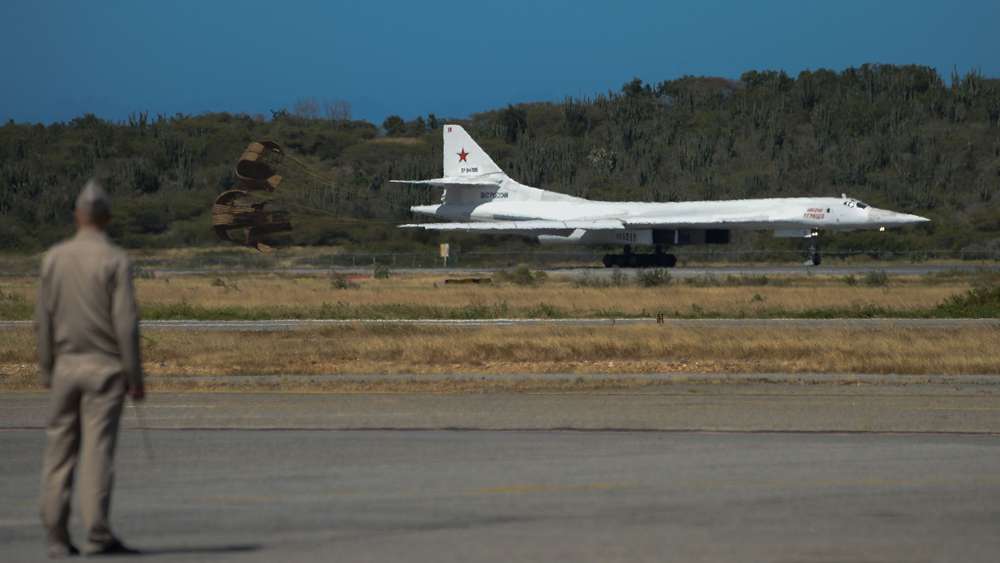Aterrizaron en Venezuela dos bombarderos rusos Tu-160 “para maniobras militares”