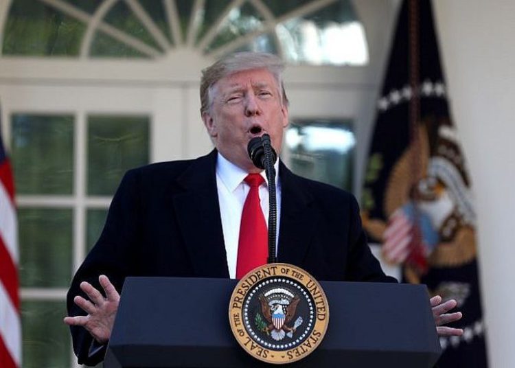 En esta foto del 25 de enero de 2019, el presidente de los Estados Unidos, Donald Trump, habla desde el Jardín de las Rosas de la Casa Blanca en Washington, DC. (Alex Edelman / AFP)