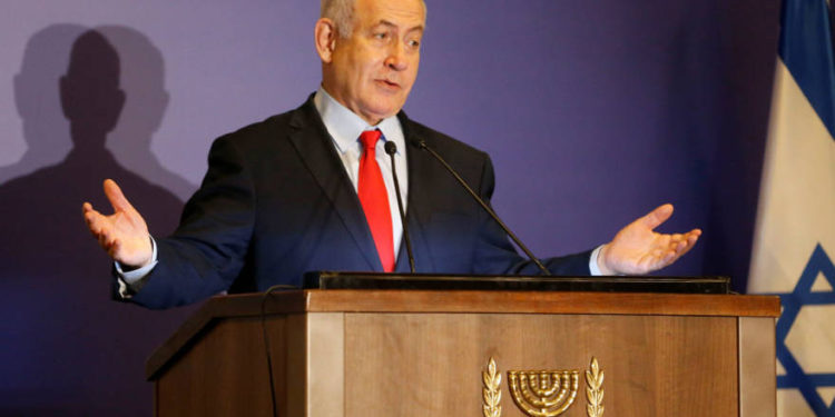 El primer ministro israelí, Benjamin Netanyahu, asiste a una conferencia de prensa en Río de Janeiro, Brasil, el 30 de diciembre de 2018. (Crédito de la foto: TANIA REGO / CORTESÍA DE AGENCIA BRASIL / FOLLETO A TRAVÉS DE REUTERS)