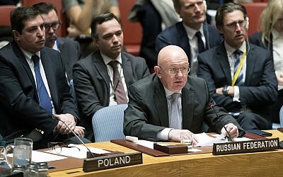 El embajador ruso ante las Naciones Unidas, Vassily Nebenzia, habla en una reunión del Consejo de Seguridad sobre el cumplimiento de Irán del acuerdo nuclear de 2015, el 12 de diciembre de 2018, en la sede de la ONU. (Foto AP / Mary Altaffer)