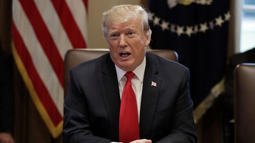 El presidente de los Estados Unidos, Donald Trump, habla durante una reunión de gabinete en la Casa Blanca, el miércoles 2 de enero de 2019, en Washington. (Foto AP / Evan Vucci)