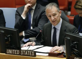 El Representante Permanente interino de los Estados Unidos, Jonathan Cohen, se dirige al Consejo de Seguridad de las Naciones Unidas, en la sede de la ONU, el 22 de enero de 2019. (Foto AP / Richard Drew)
