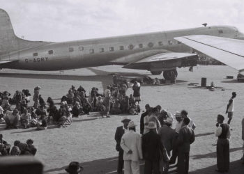 Judíos de Aden, Yemen, en espera de ser evacuados a Israel el 1 de noviembre de 1949. (GPO / Dominio público