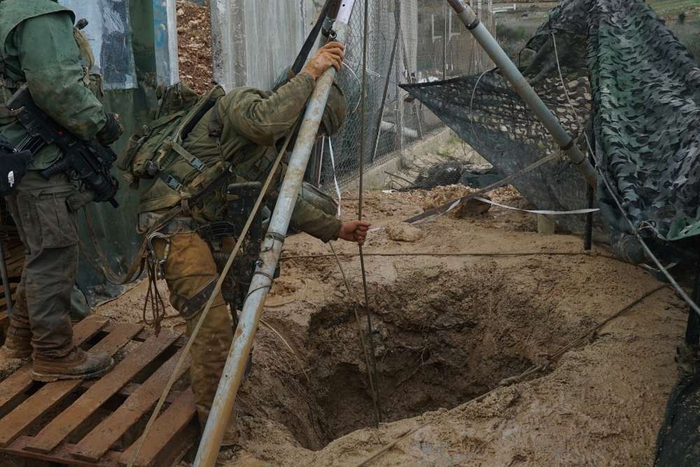 Las tropas israelíes se preparan para destruir los túneles de ataque excavados en Israel desde el sur del Líbano por el grupo terrorista Hezbolá el 20 de diciembre de 2018. (Fuerzas de Defensa de Israel)