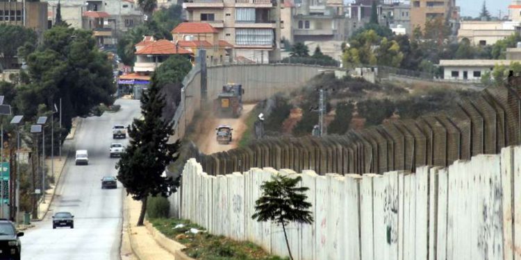 El hombre cruza la frontera de Israel al Líbano - informes