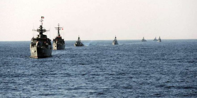 Después de la advertencia de EE.UU., Irán dice que su marina seguirá operando en el Golfo