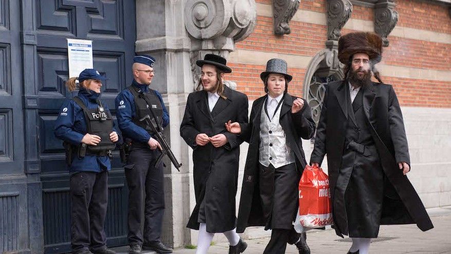 En medio de informes de repetidos fallos de seguridad, muchos judíos belgas sienten que su gobierno los está dejando vulnerables. (Cnaan Liphshiz / JTA)