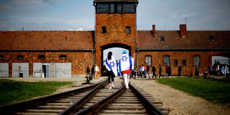 Las nuevas mentiras de Polonia sobre Auschwitz