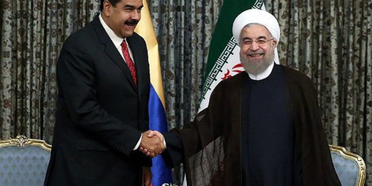 Petroleros de Irán navegan en el Atlántico rumbo a Venezuela