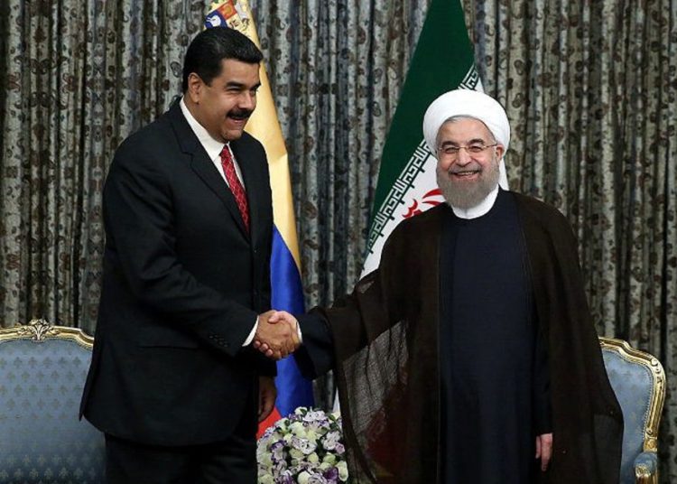 Petroleros de Irán navegan en el Atlántico rumbo a Venezuela