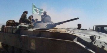 Diez mil tropas pro iraníes se congregan para cruzar a Siria desde Irak