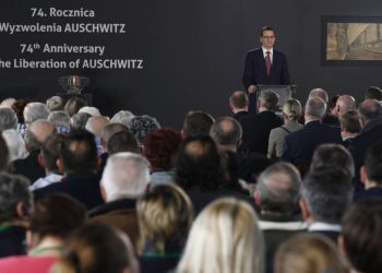 Primer Ministro de Polonia: Alemania de Hitler responsable del Holocausto, no los nazis