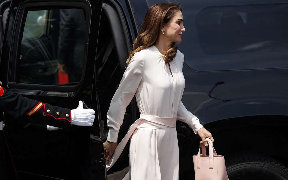 La Reina De Jordania Rechaza Los Cálculos Sobre Su Gasto En Vestuario