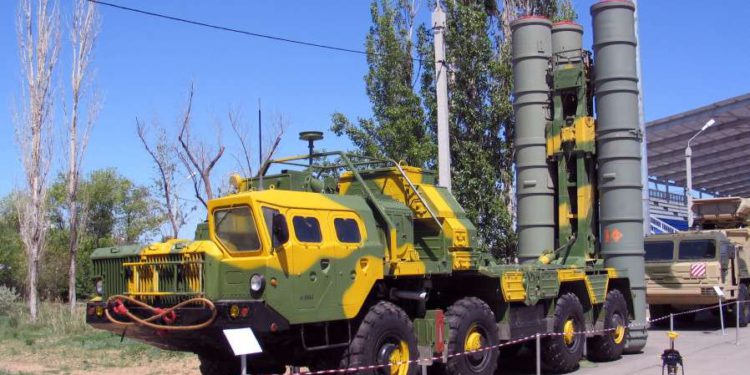 Irán protesta y acusa a Rusia de interrumpir el sistema S-300 durante ataque de Israel