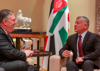 El secretario de Estado de los EE. UU., Mike Pompeo, se reúne con el rey Abdullah II de Jordania en Ammán el 8 de enero de 2018. Crédito: Captura de pantalla a través del secretario Pompeo / Twitter.