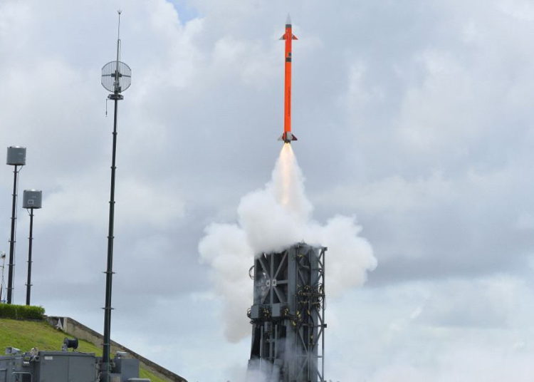 El misil MRSAM del IAI durante una prueba en junio de 2016. (Crédito de la foto: ISRAEL AEROSPACE INDUSTRIES)