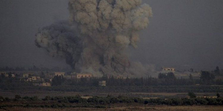 Explosión al sur de Siria, régimen dice que frustró raro ataque diurno de Israel