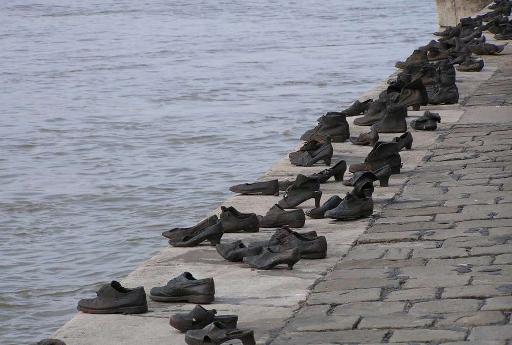 Buzos israelíes buscarán en el Danubio restos de víctimas del Holocausto