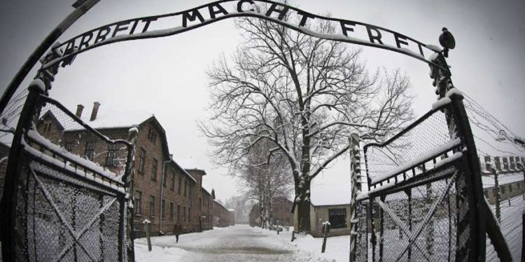 Estados Unidos promete $ 2 millones para preservar Auschwitz