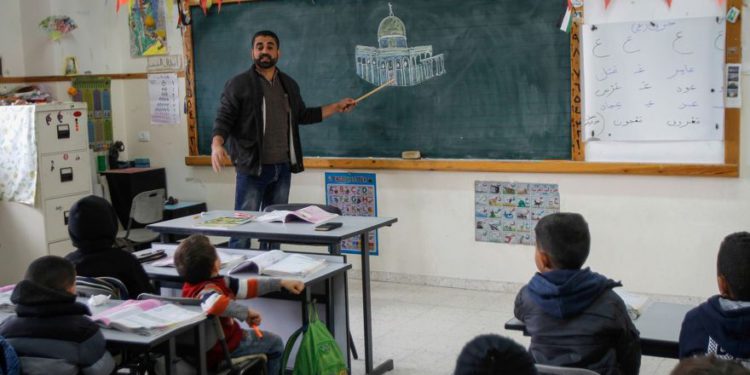 Ilustrativo: una clase palestina en la Escuela Salem, Jerusalén Este, 6 de diciembre de 2017. (Nasser Ishtayeh / Flash90)