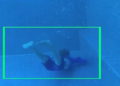Una ilustración de cómo funciona el sistema de detección de ahogamiento de Coral Manta en una piscina. El producto ha sido desarrollado por la startup israelí Coral Detection Systems (captura de pantalla de YouTube)