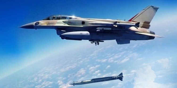 Un avión de combate israelí F-16 dispara un cohete 'Rampage' aire-tierra en una fotografía sin fecha. (Sistemas de Industrias Militares Israelíes e Industrias Aeroespaciales de Israel)