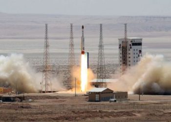 Irán asegura ser una “superpotencia” tras el lanzamiento de su primer satélite militar