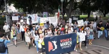 Miles de manifestantes asisten a la Marcha de Mujeres en Hyde Park en Sydney el 20 de enero de 2019. (captura de pantalla)
