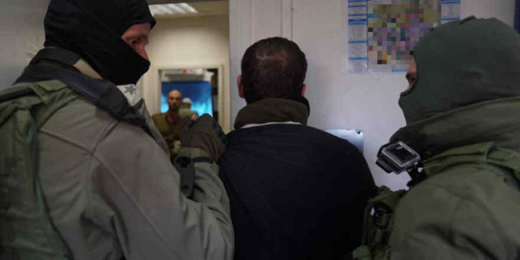 Las fuerzas de las FDI han llevado a cabo decenas de arrestos como parte del esfuerzo por capturar al terrorista As'am Barghouti que llevó a cabo el ataque de tiro en Givat Assaf. (Crédito de la foto: FDI SPOKESMAN'S UNIT)