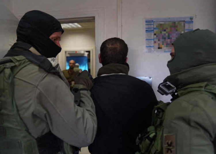 Las fuerzas de las FDI han llevado a cabo decenas de arrestos como parte del esfuerzo por capturar al terrorista As'am Barghouti que llevó a cabo el ataque de tiro en Givat Assaf. (Crédito de la foto: FDI SPOKESMAN'S UNIT)