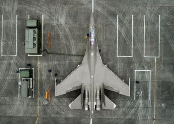 China afirma que nuevo trabajo de pintura acaba de convertir su J-16 en un caza “casi invisible”