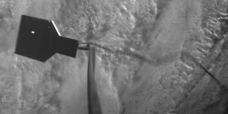 Video muestra la línea fina entre una herramienta y un arma espacial