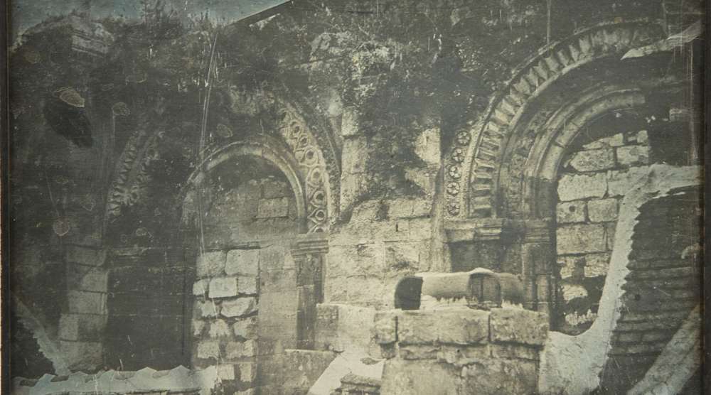 'Sin título (Escena arqueológica, Jerusalem),' un daguerrotipo de 1844 por Joseph-Philibert Girault de Prangey. (Colección de Michael Mattis y Judy Hochberg / Fundación Barnes a través de JTA)