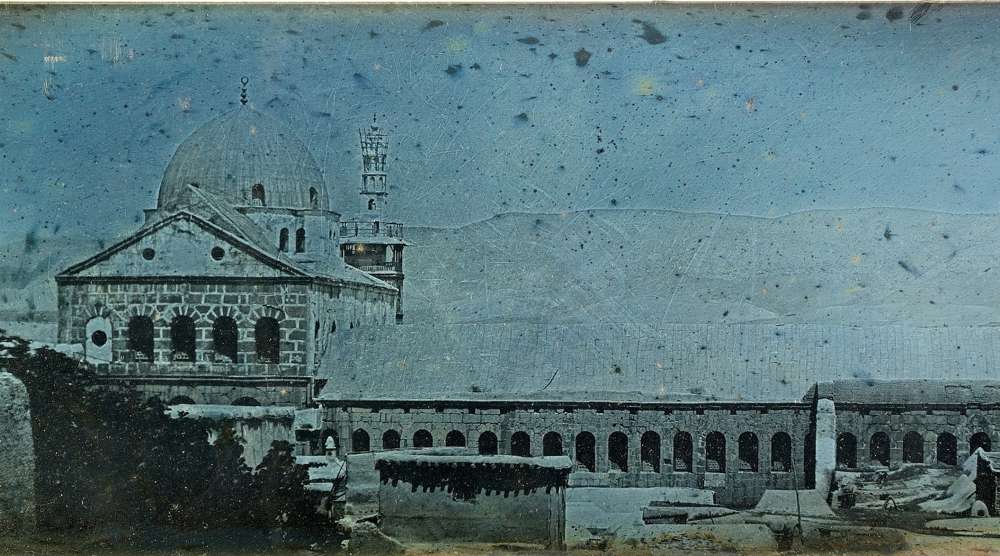 “Gran mezquita de Damasco” en Siria, un daguerrotipo de 1843 por Joseph-Philibert Girault de Prangey. (Bibliotheque nationale de France / Museo Metropolitano de Arte a través de JTA)