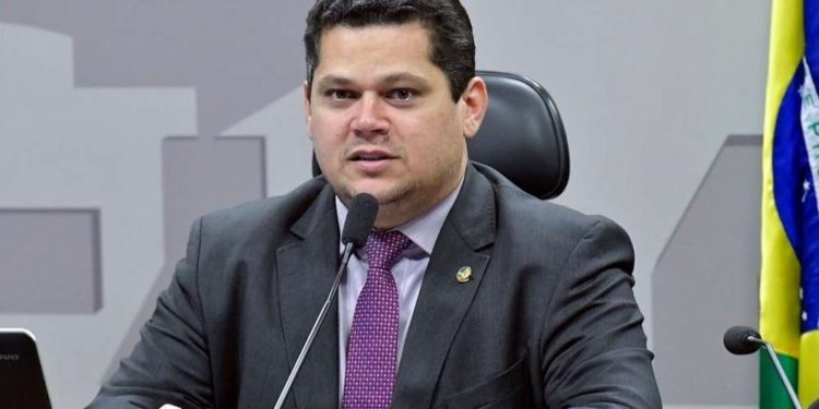 Legislador judío Davi Alcolumbre, elegido presidente del senado de Brasil