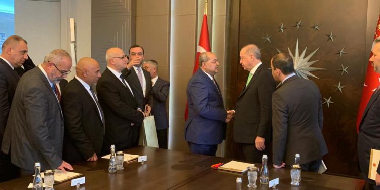 MK árabes en Estambul antes de una reunión con el presidente turco, Recep Tayyip Erdogan, el 21 de septiembre de 2015. (Lista árabe conjunta)