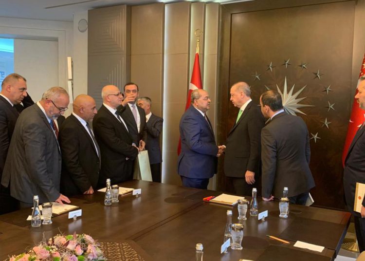 MK árabes en Estambul antes de una reunión con el presidente turco, Recep Tayyip Erdogan, el 21 de septiembre de 2015. (Lista árabe conjunta)