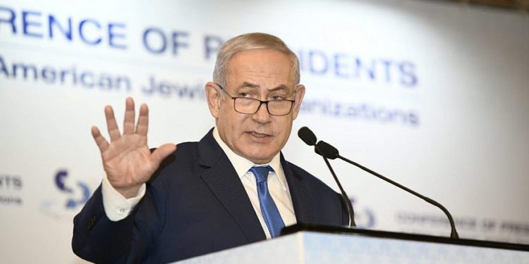 El primer ministro israelí, Benjamin Netanyahu, se dirige a la cumbre de la Conferencia de Presidentes en Jerusalén, Israel, el 20 de febrero de 2019. Crédito: Conferencia de Presidentes a través de Twitter.