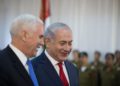 El 22 de enero de 2018, el Primer Ministro israelí, Benjamin Netanyahu, da la bienvenida al vicepresidente de los Estados Unidos, Mike Pence (izquierda), en la Oficina del Primer Ministro en Jerusalén. (Hadas Parush / Flash90