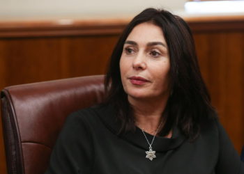 La ministra de Cultura, Miri Regev, en la Oficina del Primer Ministro en Jerusalén, el 8 de noviembre de 2018 (Alex Kolomoisky / Yedioth Ahronoth / Pool)
