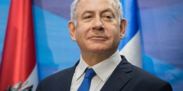 El primer ministro Benjamin Netanyahu habla durante una conferencia de prensa conjunta con el presidente austriaco Alexander Van (no visto) en la oficina del primer ministro en Jerusalén el 5 de febrero de 2019. (Noam Revkin Fenton / Flash90)