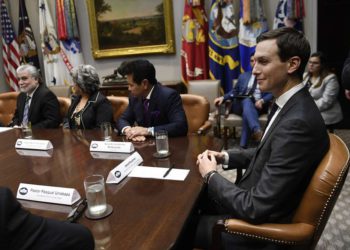 Kushner y Greenblatt visitarán Medio Oriente para buscar apoyo para el plan de paz