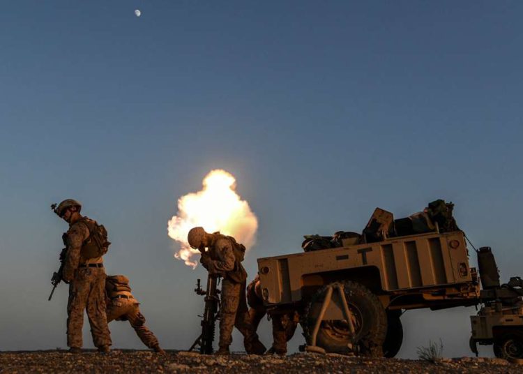 Fuertes choques mientras fuerzas respaldadas por EE.UU lideran esfuerzo “definitivo” contra el Estado Islámico