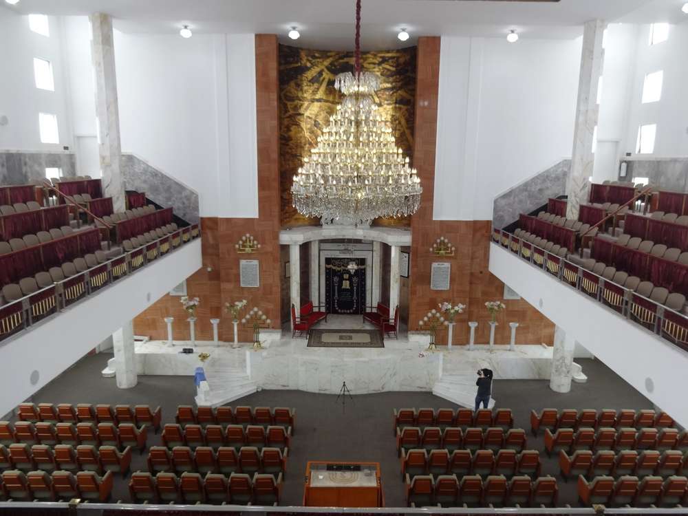 El interior de la sinagoga Monte Sinaí en la Ciudad de México, construido en 1953. (Monica Unikel)