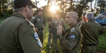 Bolsonaro agradece a Israel por las “valientes tropas” cuando culmina misión humanitaria de las FDI en Brasil