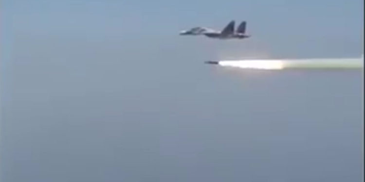 El momento del lanzamiento del misil Kh-31
