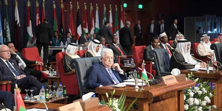 El presidente de la Autoridad Palestina, Mahmoud Abbas, en una reunión de líderes árabes y europeos en Sharm el-Sheikh el 24 de febrero de 2019. (Crédito: Wafa)