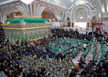 Las multitudes cantan “muerte a Israel” mientras Irán cumple 40 años desde la Revolución Islámica