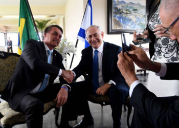 El primer ministro Benjamin Netanyahu y el presidente brasileño Jair Bolsonaro. (Crédito de la foto: AVI OHAYON - GPO)