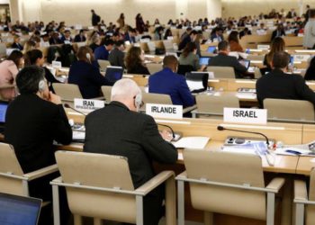 La sede vacía de Israel aparece en el informe de la Comisión de Investigación sobre las protestas de 2018 en el territorio palestino ocupado durante una sesión del Consejo de Derechos Humanos en las Naciones Unidas en Ginebra, Suiza, 18 de marzo de 2019. (Crédito de la foto: REUTERS / DENIS BALIBOUSE)